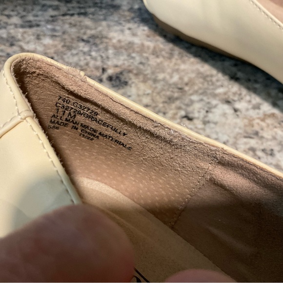 White Mountain Cliffs Womens Size 11M Gracefully Flat Loafer Shoes CREAM Color - Picture 5 of 11